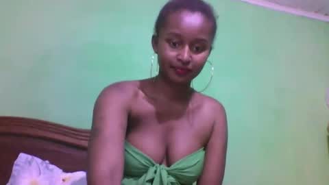 Snapshot of olinah610 chatting on 27, 10, 2025 olinah610 online show from 27, 10, 2025