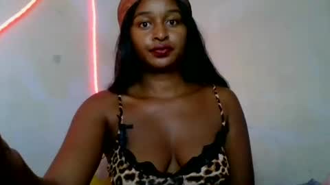 Snapshot of olinah610 chatting on 5, 6, 2026 olinah610 online show from 5, 6, 2026