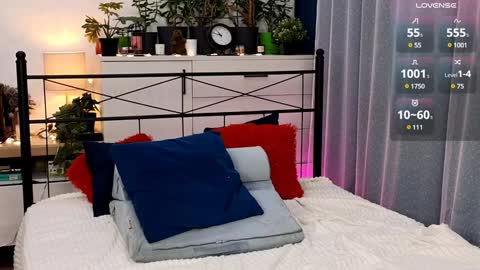 OliSunny Olivia online show from 29, 12, 2024