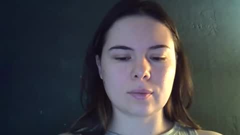 Snapshot of olivepeach chatting on 7, 4, 2026 Oil online show from 7, 4, 2026