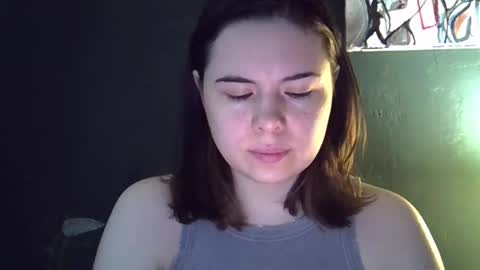 Snapshot of olivepeach chatting on 10, 4, 2026 Oil online show from 10, 4, 2026