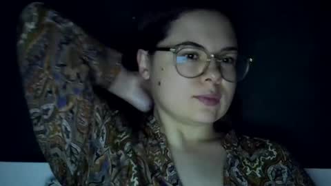 Snapshot of olivepeach chatting on 8, 7, 2026 Oil online show from 8, 7, 2026