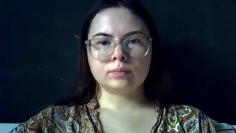 Snapshot of olivepeach chatting on 20, 7, 2026 Oil online show from 20, 7, 2026