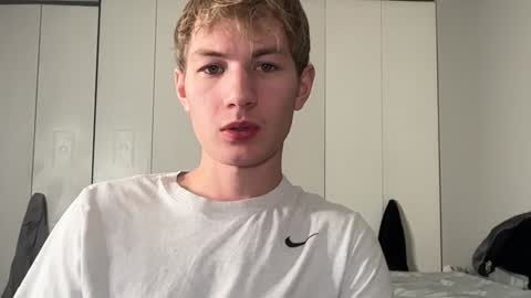 Snapshot of oliver_beck chatting on 13, 12, 2024 Oliver Beck online show from 13, 12, 2024