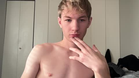 Snapshot of oliver_beck chatting on 13, 12, 2024 Oliver Beck online show from 13, 12, 2024