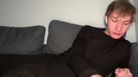 Snapshot of oliver_beck chatting on 9, 1, 2025 Oliver Beck online show from 9, 1, 2025