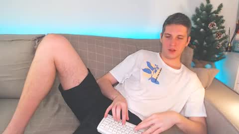 Snapshot of oliver_hort chatting on 8, 1, 2025 Oliver online show from 8, 1, 2025