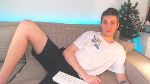 Snapshot of oliver_hort chatting on 8, 1, 2025 Oliver online show from 8, 1, 2025