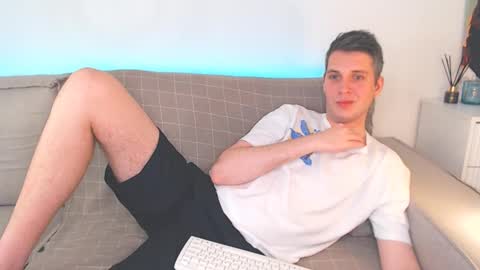 Snapshot of oliver_hort chatting on 8, 2, 2025 Oliver online show from 8, 2, 2025