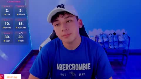 Snapshot of oliver_kyy chatting on 12, 9, 2025 oliveeer online show from 12, 9, 2025