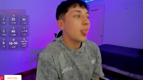 Snapshot of oliver_kyy chatting on 8, 11, 2025 oliveeer online show from 8, 11, 2025