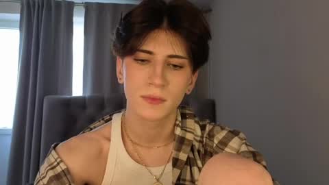 Snapshot of oliver_star_boy chatting on 20, 4, 2026 oliver online show from 20, 4, 2026