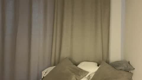 Snapshot of oliver_star_boy chatting on 4, 5, 2026 oliver online show from 4, 5, 2026