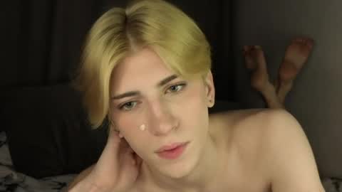 Snapshot of oliver_star_boy chatting on 8, 5, 2026 oliver online show from 8, 5, 2026