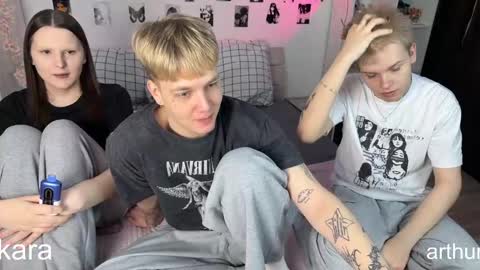 oliver online show from 4, 2, 2026