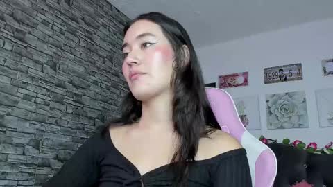 Snapshot of olivia22love chatting on 10, 2, 2025 ..................................... 500 am- 1200 pm GMT-5 online show from 10, 2, 2025