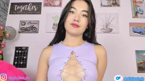 Snapshot of olivia22love chatting on 14, 10, 2025 ..................................... 500 am- 1200 pm GMT-5 online show from 14, 10, 2025