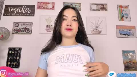 Snapshot of olivia22love chatting on 5, 11, 2025 ..................................... 500 am- 1200 pm GMT-5 online show from 5, 11, 2025