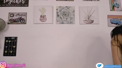 Snapshot of olivia22love chatting on 25, 11, 2025 ..................................... 500 am- 1200 pm GMT-5 online show from 25, 11, 2025