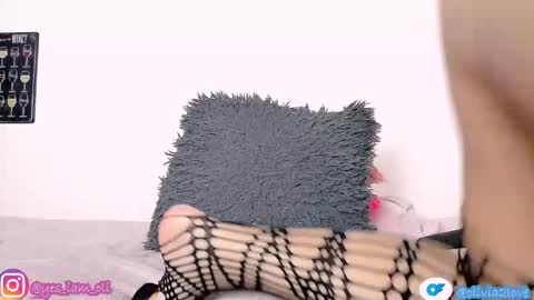 Snapshot of olivia22love chatting on 26, 11, 2025 ..................................... 500 am- 1200 pm GMT-5 online show from 26, 11, 2025