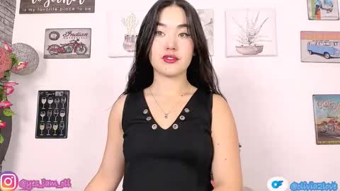 Snapshot of olivia22love chatting on 1, 12, 2025 ..................................... 500 am- 1200 pm GMT-5 online show from 1, 12, 2025