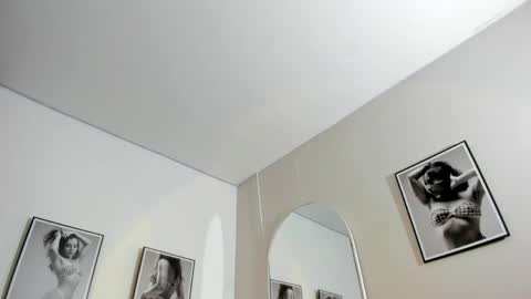 Olivia Collins online show from 22, 4, 2026