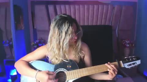 Snapshot of olivia_fox69 chatting on 19, 1, 2025 OLIVIA online show from 19, 1, 2025