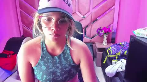 Snapshot of olivia_fox69 chatting on 30, 1, 2025 OLIVIA online show from 30, 1, 2025