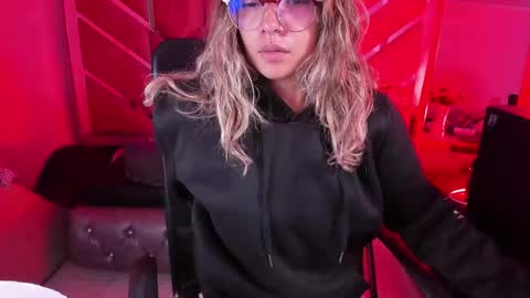  OLIVIA  online show from 14, 2, 2026