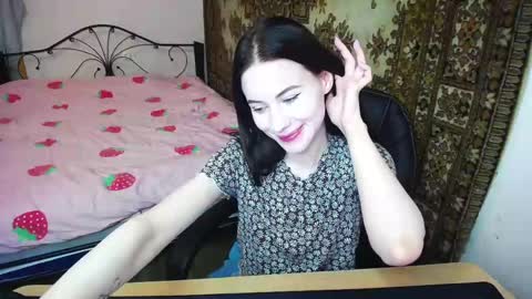 olivia_graceee online show from 17, 5, 2026