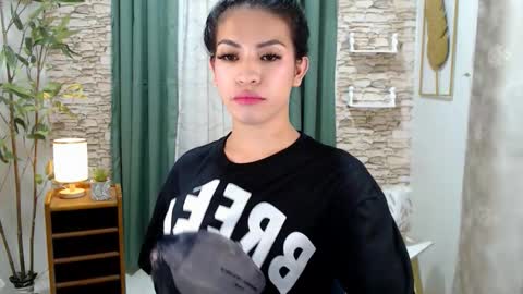 olivia_hotcummer online show from 19, 10, 2025