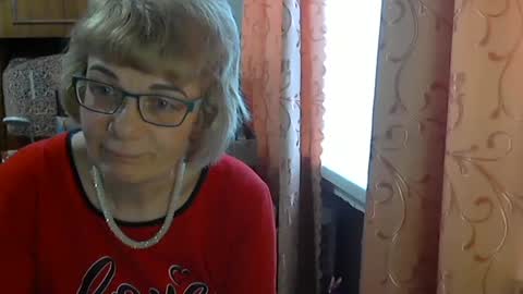 Snapshot of olivia_mia25 chatting on 2, 4, 2026 Olivia Mia online show from 2, 4, 2026