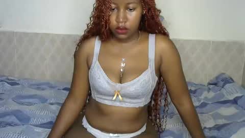 Snapshot of olivia_roxxyy chatting on 16, 10, 2025 olivia online show from 16, 10, 2025