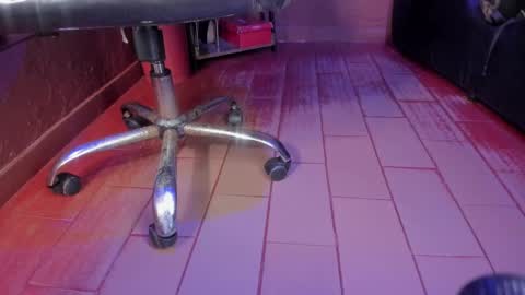   online show from 25, 2, 2025