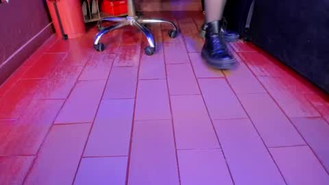   online show from 4, 3, 2025