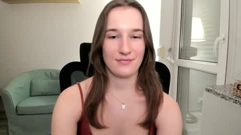 Oliwiaa2004 online show from 5, 12, 2024