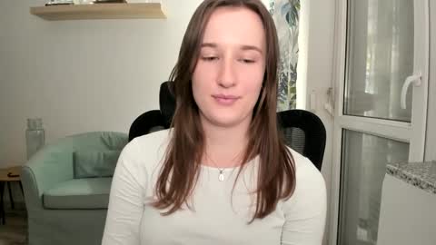 Oliwiaa2004 online show from 26, 12, 2024