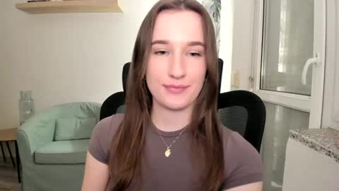 Oliwiaa2004 online show from 6, 3, 2025