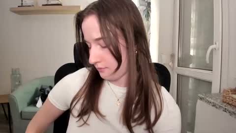 Oliwiaa2004 online show from 9, 3, 2025