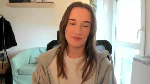 Snapshot of oliviaaa2003 chatting on 10, 4, 2026 Oliwiaa2004 online show from 10, 4, 2026