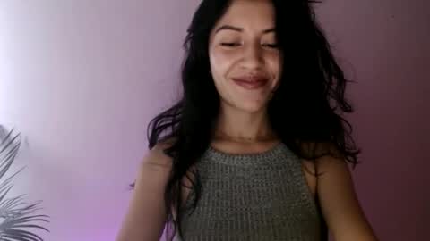 oliviaaa__ online show from 28, 5, 2026