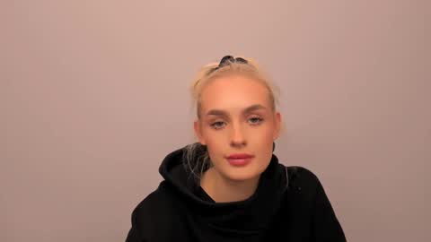 oliviaBeauty online show from 12, 2, 2026