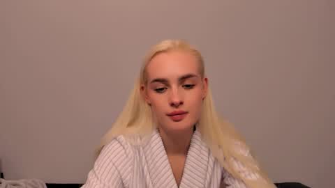 Snapshot of oliviahappy chatting on 16, 3, 2026 oliviaBeauty online show from 16, 3, 2026