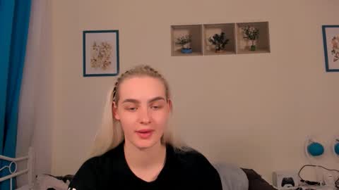 Snapshot of oliviahappy chatting on 16, 4, 2026 oliviaBeauty online show from 16, 4, 2026