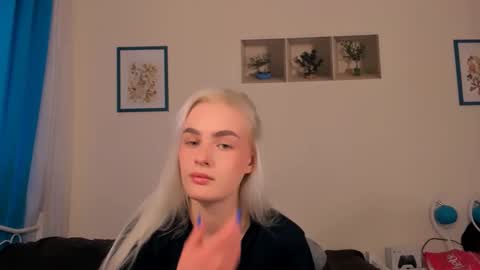 Snapshot of oliviahappy chatting on 26, 4, 2026 oliviaBeauty online show from 26, 4, 2026