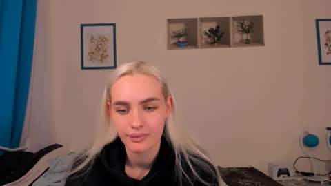 Snapshot of oliviahappy chatting on 13, 5, 2026 oliviaBeauty online show from 13, 5, 2026