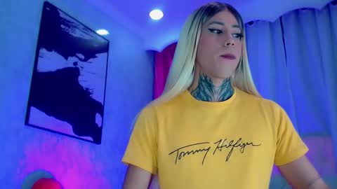 oliviahot01 online show from 17, 5, 2026