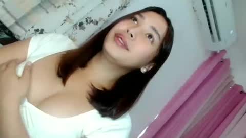 oliviahutton online show from 16, 6, 2026