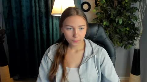 Snapshot of olivialangs chatting on 14, 5, 2026 olivialangs online show from 14, 5, 2026