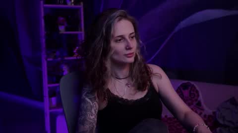 Snapshot of oliviamcclean chatting on 17, 9, 2025 Liv online show from 17, 9, 2025